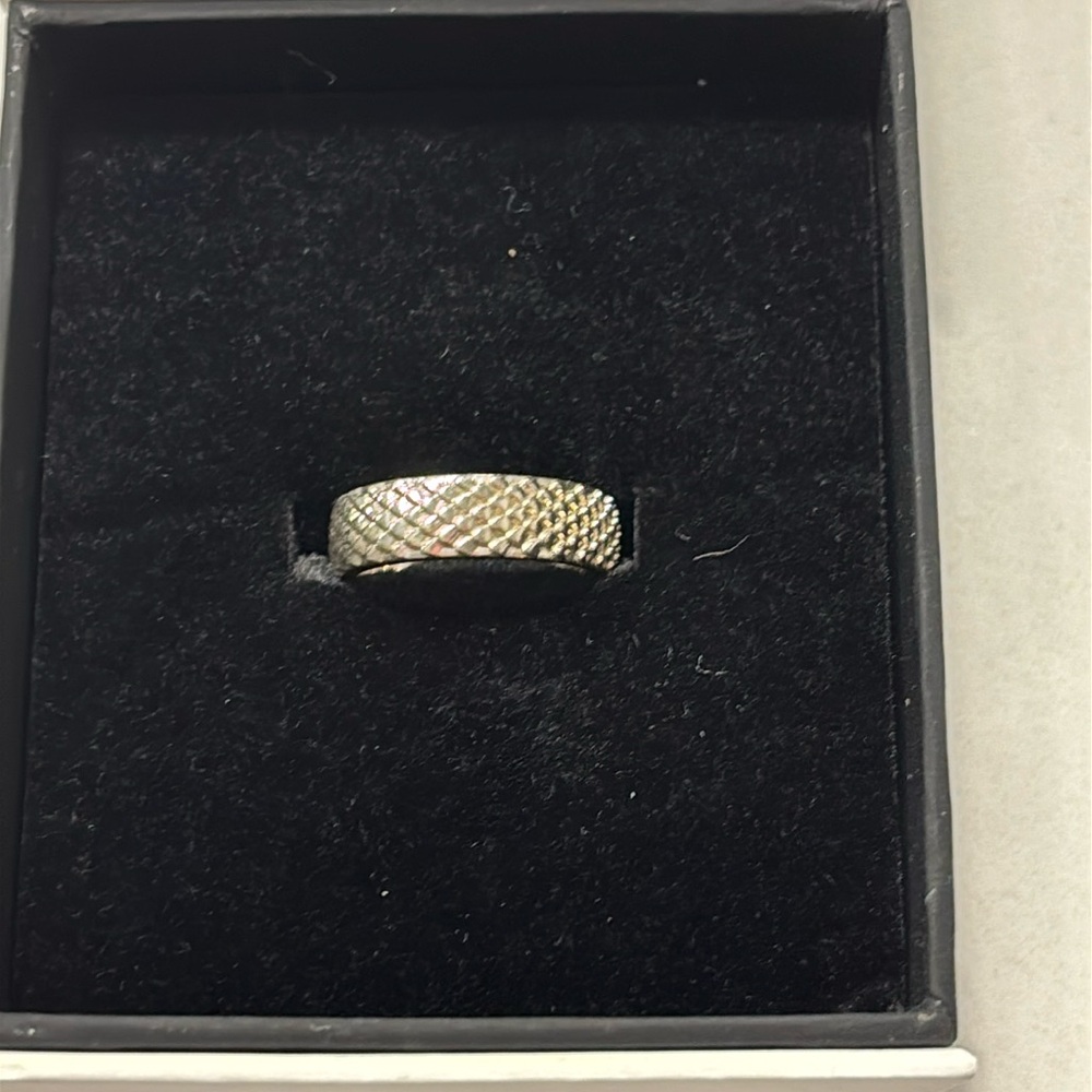 Size 6 Mermaid scales ring in sterling silver
